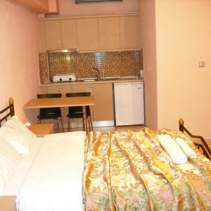 Studio (3 Adults)