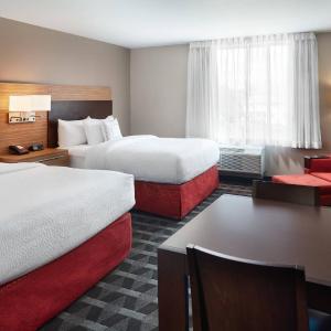 Studio with Two Queen Beds - Hearing Accessible