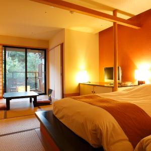 Standard Room with Tatami Area and Open-Air Bath
