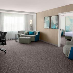 One-Bedroom Queen Suite with Two Queen Beds, Balcony and Sofa Bed - Hearing Accessible