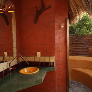 Single Room with Shared Bathroom