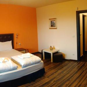 Double or Twin Room with City View and Free Parking