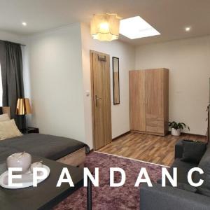 Deluxe Queen Studio 
