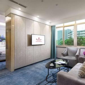 Superior King Suite