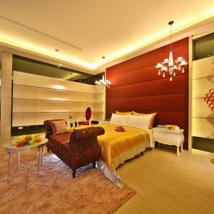 Deluxe Double Room - 2A(Check-in after 20:00&Karaoke)