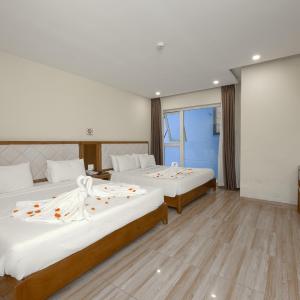 Deluxe Queen Room with Two Queen Beds