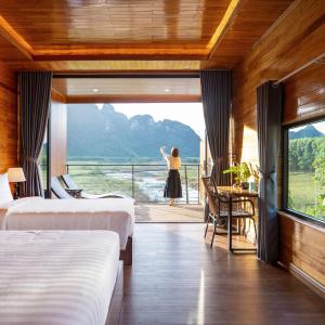 Twin Room with Lake View