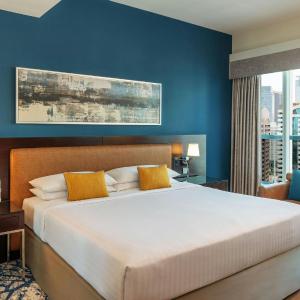 Classic King Room with Balcony, Sheikh Zayed Road view