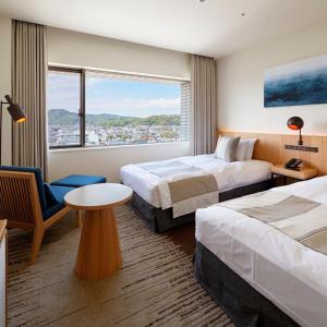 Premium Mountain View Twin