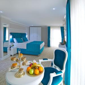 Deluxe Room with Sea View