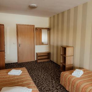 Twin Room with Shared Bathroom