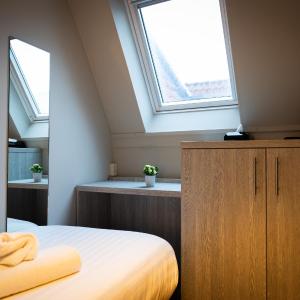 Single Room with Shared Shower and Toilet