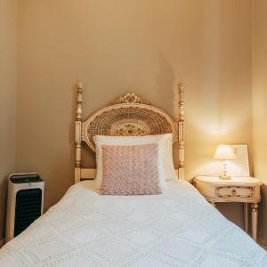 Single Room with Private External Bathroom