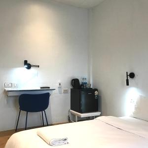 Twin Room with Shower