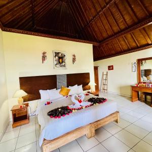 One-Bedroom Bungalow with Garden View