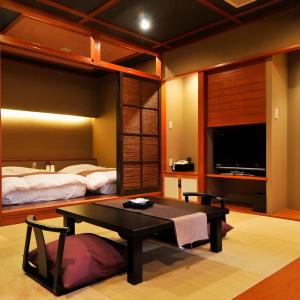 Japanese-Style Room with Beds with Lounge Access (over 13 years old)- No View