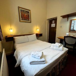 Double Room with Shared Bathroom