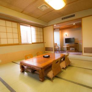 Japanese-Style Room