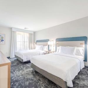 One-Bedroom Queen Suite with Two Queen Beds - Non-Smoking