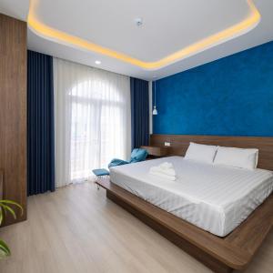 King Room with Balcony