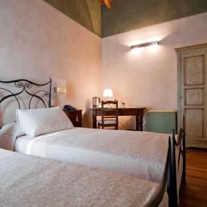 Double or Twin Room (1-2 Adults)