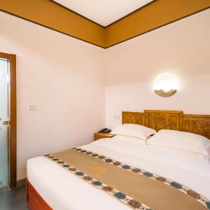 Deluxe Business Suite