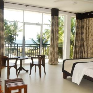 Deluxe Double Room with Balcony and Sea View