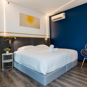 Deluxe King Suite