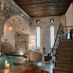 Imperial Pool Suite