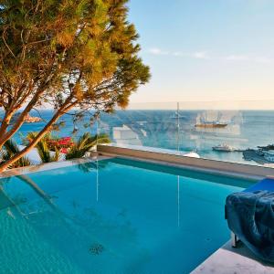 True Blue Double Room with Private Pool 