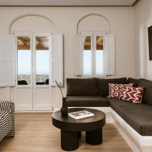 Executive Suite with Sea View and Swimming Pool