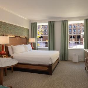 Premium King Room
