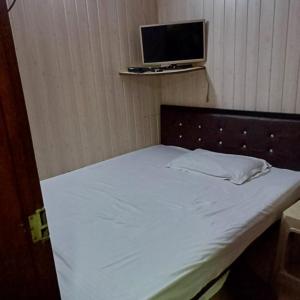 Single Room with Shared Bathroom