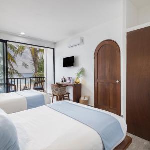 Deluxe Twin Room with Sea View
