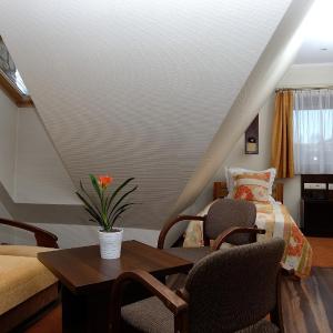 Twin Room (1 Adult)