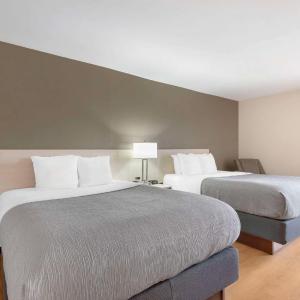 Queen Room with Two Queen Beds - Non-Smoking