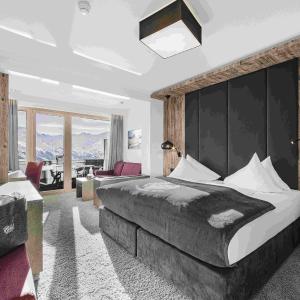 Double Room with Mountain View