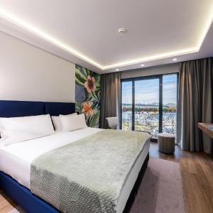 Deluxe Double Room with River View