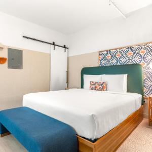 Superior King Suite