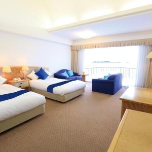 Twin Room with 2 Extra Beds