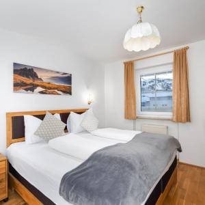 Luxury Three-Bedroom Apartment