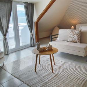 Superior Double Room With Balcony Sea View Temple View and Private Jacuzzi