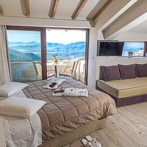 Junior Suite with Panoramic View and Spa Bath