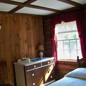 Three-Bedroom Cottage #4
