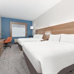 Standard Room with Two Queen Beds