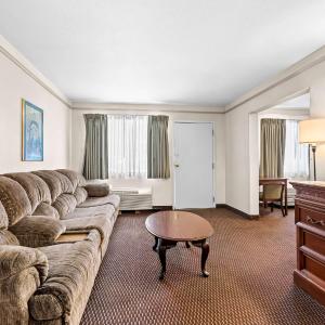 Suite with Two King Beds