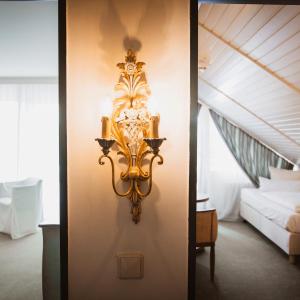 Two-Rooms Family