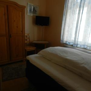 Small Single Room