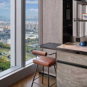 Deluxe Canal View Suite