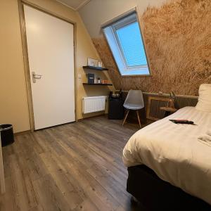 Standard Single Room with Shower